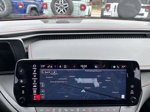 Used 2025 Dodge Charger R/T w/ Sun & Sound Package image 15