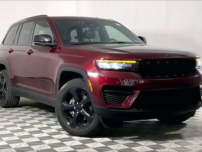 Used 2023 Jeep Grand Cherokee Altitude