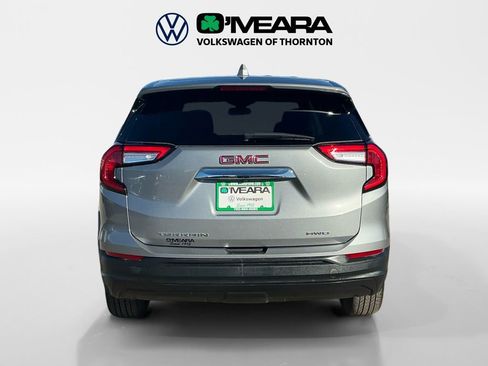 Used 2024 GMC Terrain SLE image 4