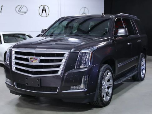 Used 2017 Cadillac Escalade Luxury image 6