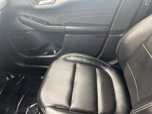 Used 2022 Ford Escape SEL image 20