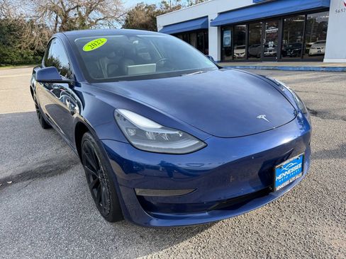 Used 2022 Tesla Model 3 Standard Range image 29