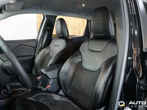 Used 2022 Jeep Cherokee Sport AWD/4WD image 16