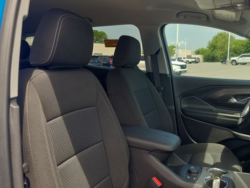 Used 2024 GMC Terrain SLE w/ Driver Convenience Package FWD image 18