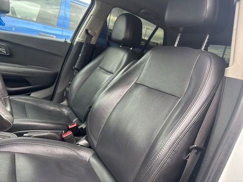 Used 2016 Chevrolet Trax LT w/ LT Convenience Package image 11