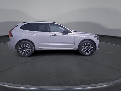 Certified 2025 Volvo XC60 B5 Core AWD/4WD image 12