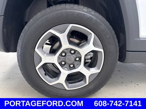 Used 2022 Jeep Compass Trailhawk w/ Sun and Sound Group AWD/4WD image 43