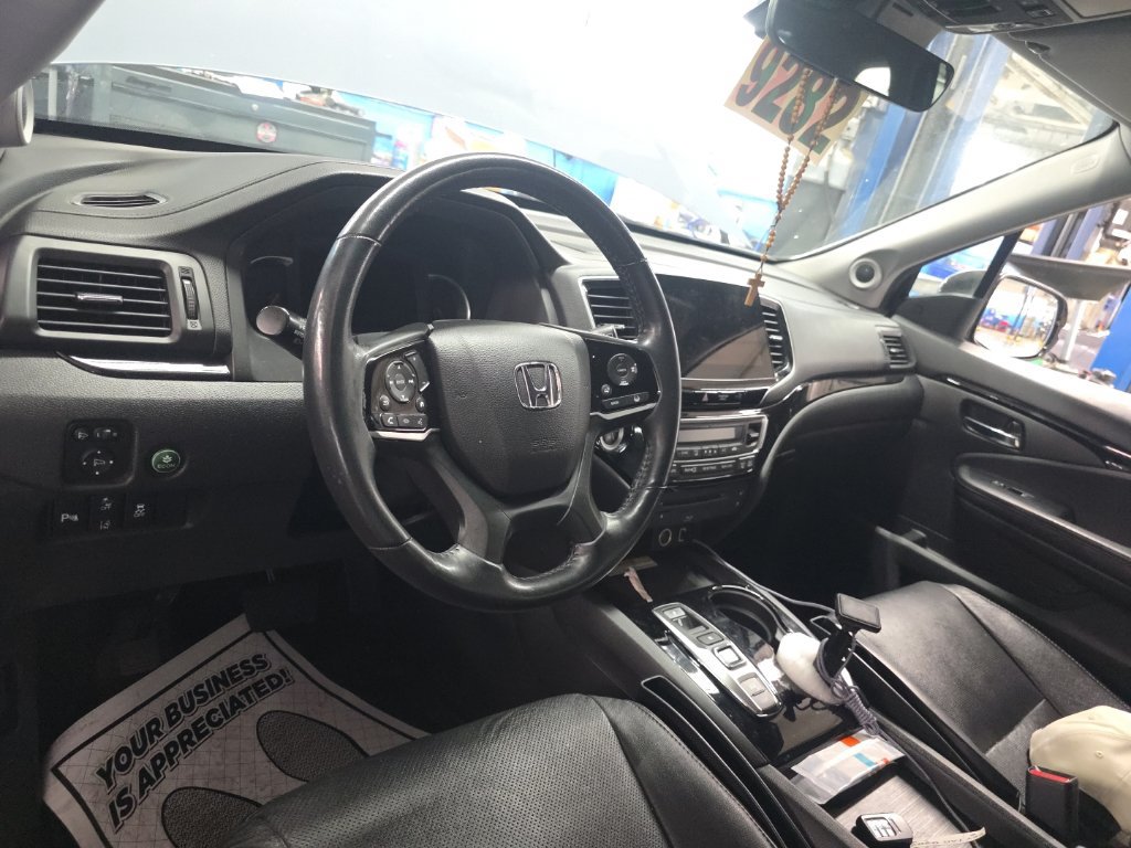 Used 2022 Honda Pilot Elite image 3