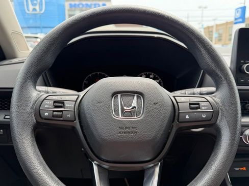 Used 2023 Honda CR-V EX image 6