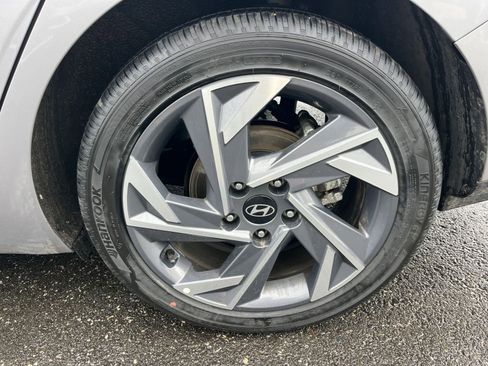 Used 2025 Hyundai Elantra SEL image 31