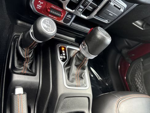 Certified 2022 Jeep Gladiator Mojave w/ LED Lighting Group image 32