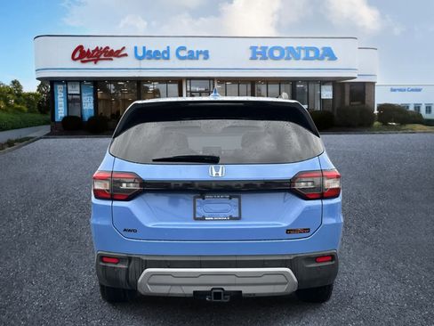 Used 2025 Honda Pilot TrailSport image 4