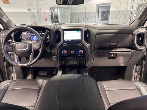 Used 2023 GMC Sierra 3500 Denali AWD/4WD image 39