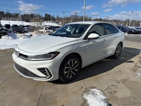 Used 2025 Volkswagen Jetta S image 3