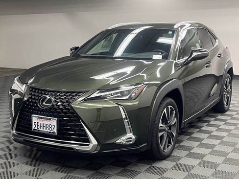Used 2022 Lexus UX 200 w/ Accessory Package (Z2) image 2