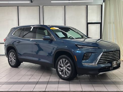 Certified 2025 Buick Enclave Preferred image 1