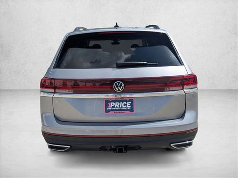 Used 2025 Volkswagen Atlas SE AWD/4WD image 6