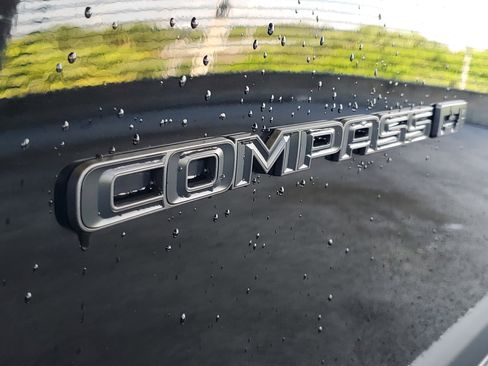 Used 2021 Jeep Compass Latitude w/ Sun and Sound Group FWD image 5