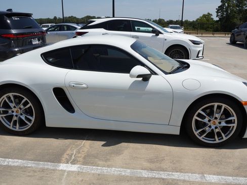 Used 2015 Porsche Cayman RWD image 4