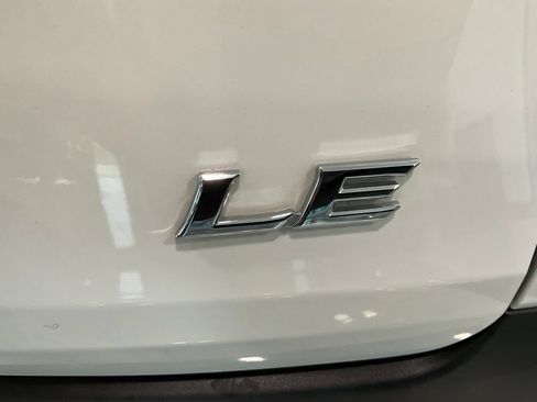 Certified 2025 Toyota Sienna LE FWD image 24