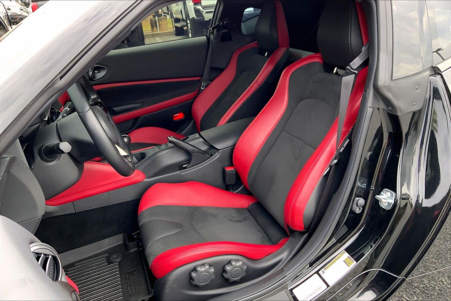 Used 2024 Nissan Z Performance w/ Floor Mat Package RWD image 8