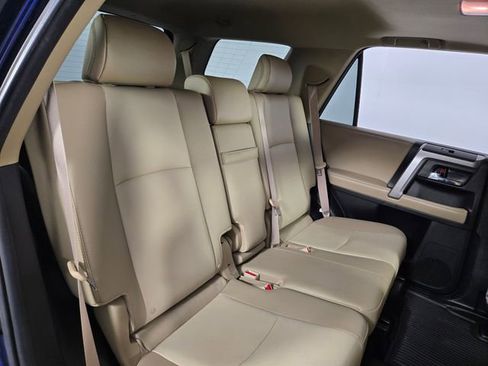 Used 2024 Toyota Camry SE image 17