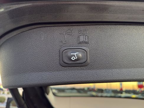 Used 2019 Ford Escape SEL image 15