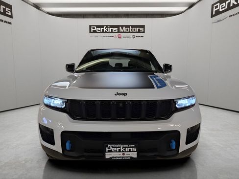 Used 2025 Jeep Grand Cherokee Trailhawk image 2