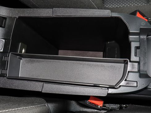 Used 2024 GMC Terrain SLE image 24