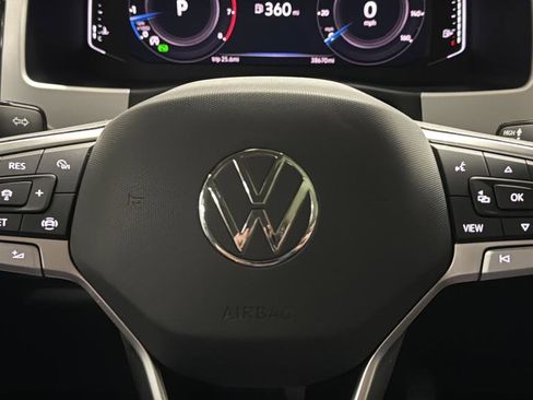 Used 2023 Volkswagen Atlas SE w/ Panoramic Sunroof Package image 16