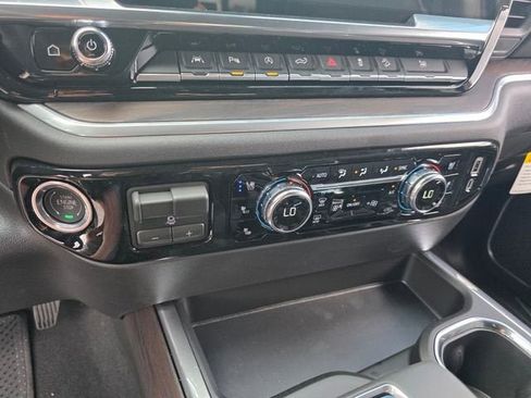 New 2026 GMC Sierra 1500 SLT AWD/4WD image 22