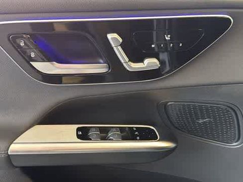 Used 2025 Mercedes-Benz GLC 300 4MATIC image 13