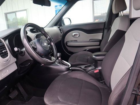 Used 2018 Kia Soul FWD image 48
