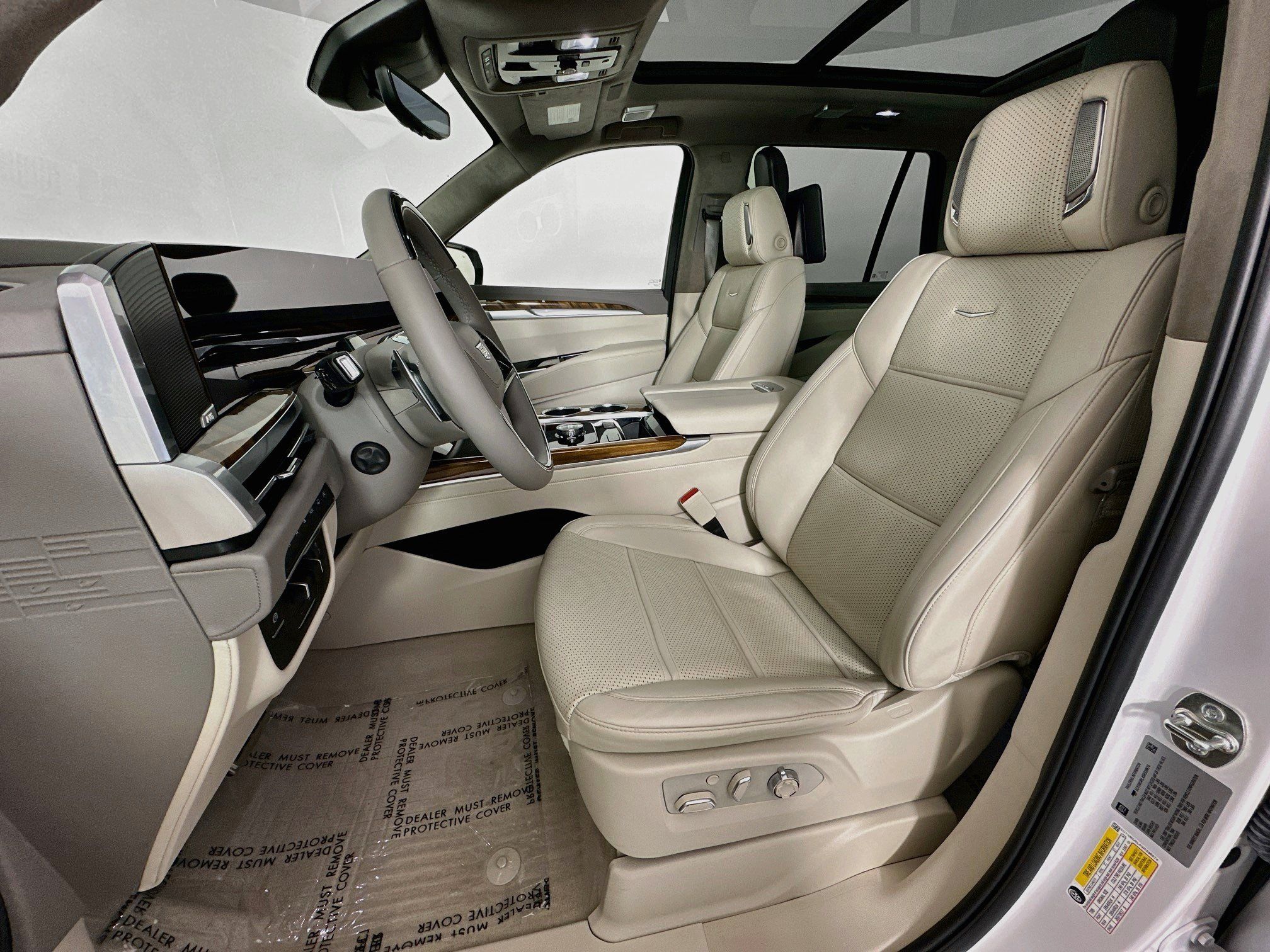 Used 2025 Cadillac Escalade Sport Platinum w/ LPO, ONYX Package AWD/4WD image 19