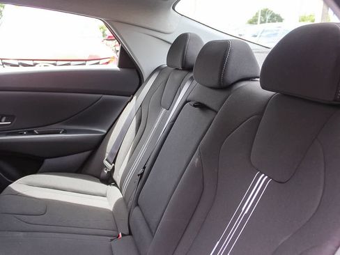 Certified 2025 Hyundai Elantra SEL FWD image 23