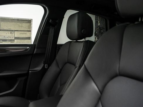 New 2026 Porsche Macan image 30