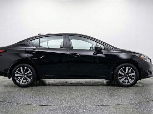 Used 2025 Nissan Versa SV FWD image 11