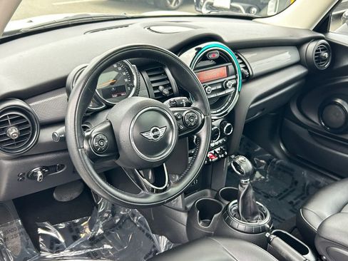 Used 2016 MINI Cooper 2-Door Hardtop image 13