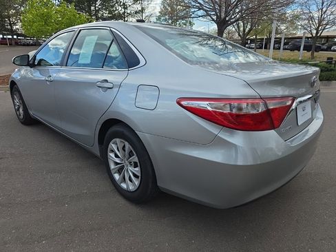 Used 2015 Toyota Camry LE image 4
