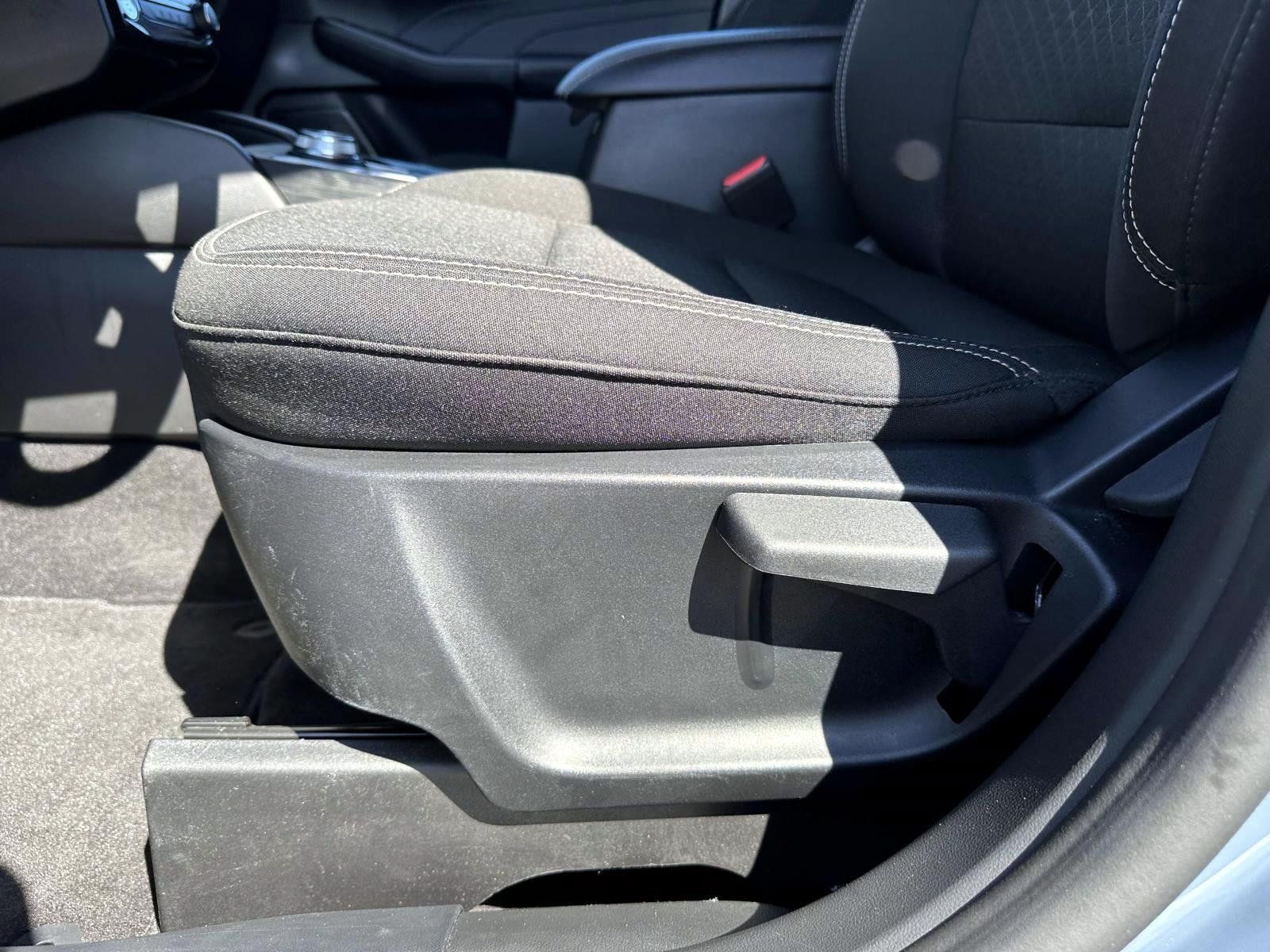 Used 2025 Ford Escape Active w/ Tech Pack #1 AWD/4WD image 10