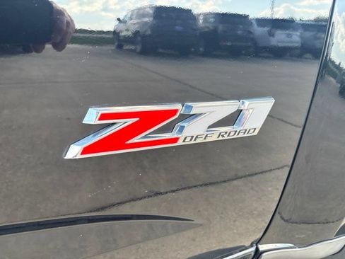 Used 2017 Chevrolet Colorado Z71 w/ Z71 Midnight Edition AWD/4WD image 23