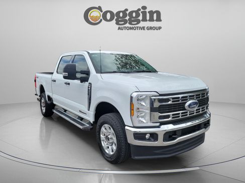 Certified 2024 Ford F250 XLT w/ 360-Degree Camera Package AWD/4WD image 4
