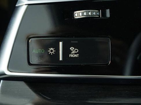 Certified 2025 Audi Q8 Premium Plus w/ Premium Plus Package AWD/4WD image 43