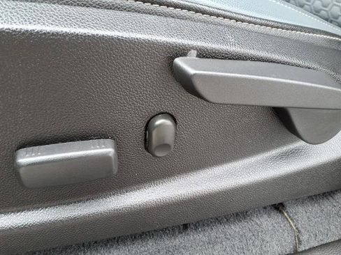 Used 2020 Chevrolet Colorado Z71 image 14