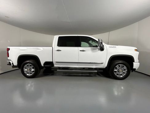 Used 2024 Chevrolet Silverado 3500 High Country w/ Technology Package AWD/4WD image 8