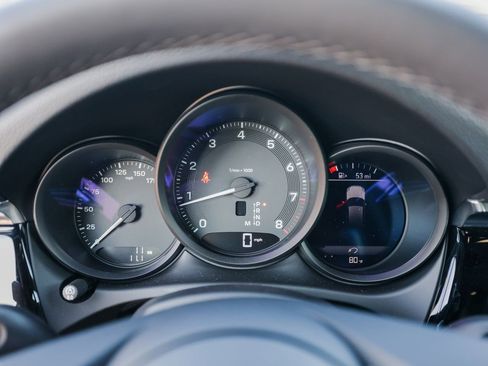 Certified 2026 Porsche Macan image 15