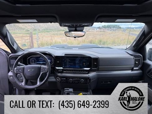 Used 2023 Chevrolet Silverado 1500 ZR2 w/ Technology Package AWD/4WD image 30