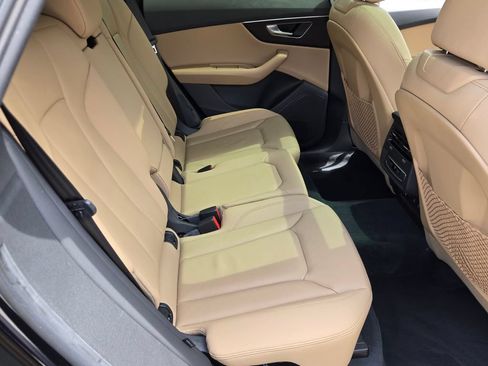 Used 2023 Audi Q8 Premium w/ Convenience Package AWD/4WD image 17