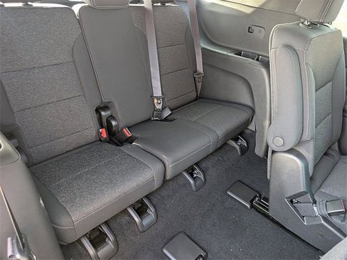 New 2026 Chevrolet Traverse LT image 14