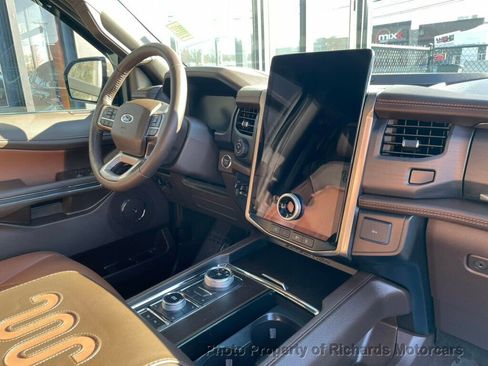 Used 2024 Ford Expedition King Ranch image 26